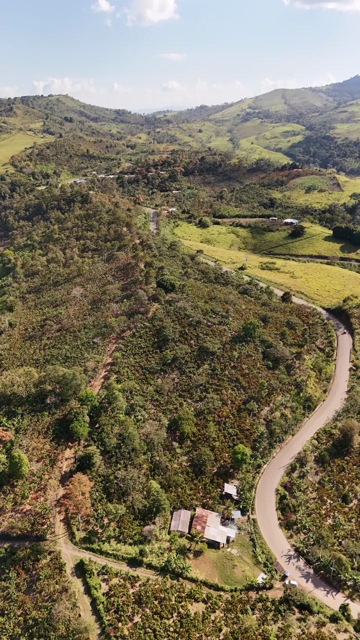 Vista aérea del valle hacia el norte del terreno
